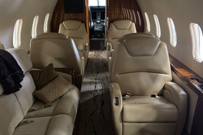 2013 Bombardier Challenger 300: CL300-20399-Interior Fwd