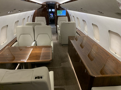 2015 Bombardier Global 6000: Mid Cabin