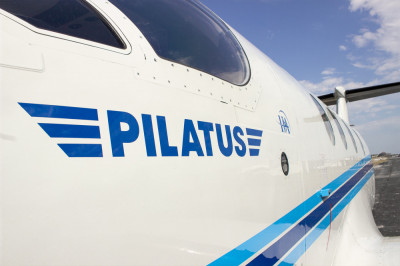 2008 Pilatus PC-12/47E NG: Logo Close Up