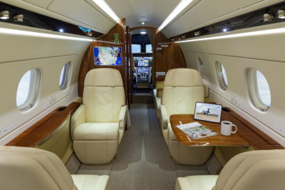 2016 Embraer Legacy 450: 