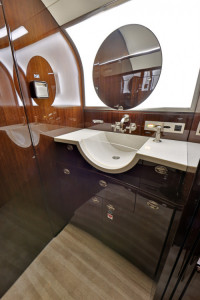 2014 Bombardier Challenger 300: Lav Vanity and sink