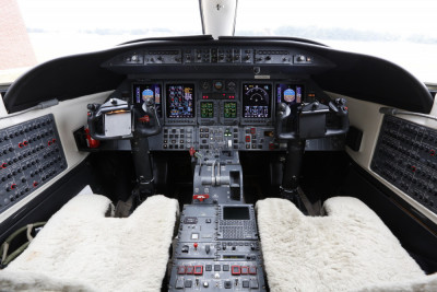 2007 Bombardier Learjet 45XR: Cockpit