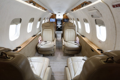2007 Bombardier Learjet 45XR: Interior Looking Forward