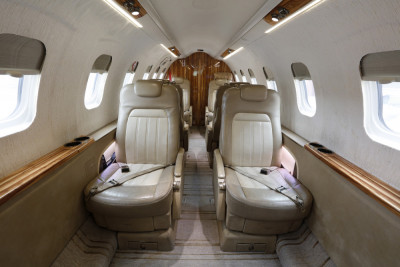 2007 Bombardier Learjet 45XR: Interior Looking Aft