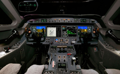 2015 Gulfstream G550: Cockpit