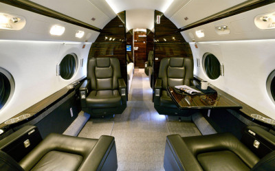 2015 Gulfstream G550: Mid cabin looking aft