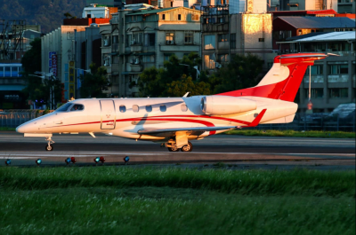 2013 Embraer Phenom 300: 