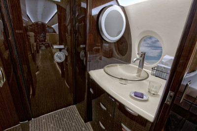 2013 Gulfstream G280: Aft Lavatory Vanity w/Pivoting Mirror