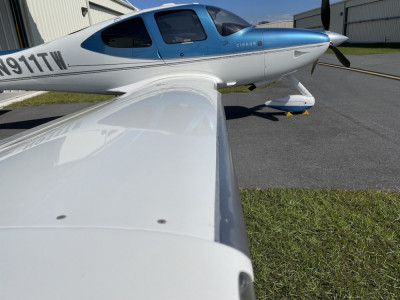 2008 Cirrus SR22T: 