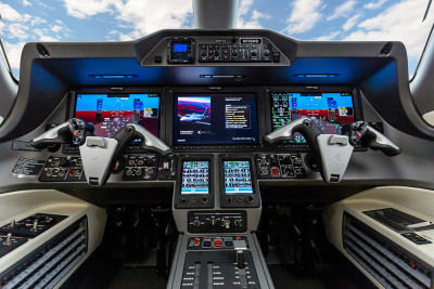 2018 Embraer Phenom 300E: 