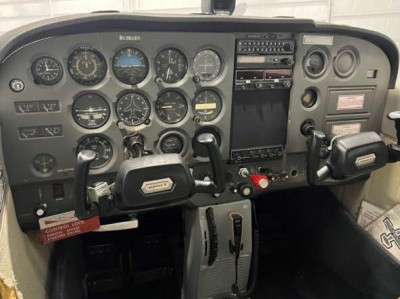 1976 Cessna 172M Skyhawk: 
