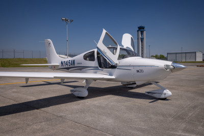 2004 Cirrus SR20 G2: 
