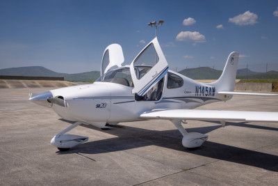 2004 Cirrus SR20 G2: 