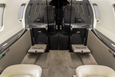 2020 Bombardier Learjet 75: Forward Cabin Leg Rests