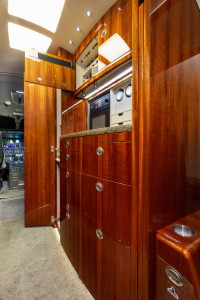 2011 Bombardier Challenger 300: 