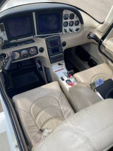 2004 Cirrus SR22 G2: 