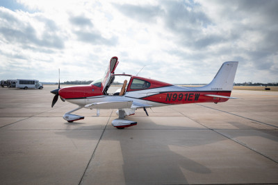 2017 Cirrus SR22T: 