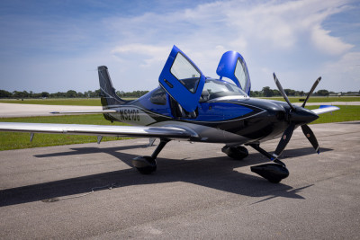 2022 Cirrus SR22T: 