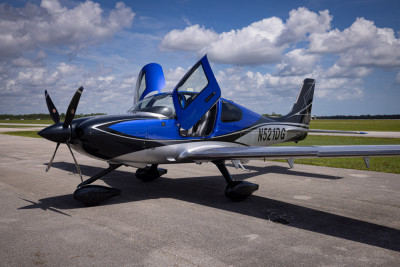 2022 Cirrus SR22T: 