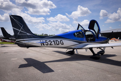 2022 Cirrus SR22T: 