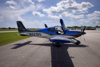 2022 Cirrus SR22T: 