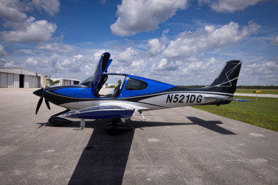 2022 Cirrus SR22T: 