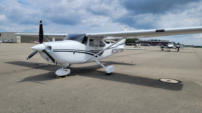 1998 Cessna 182S Skylane: 
