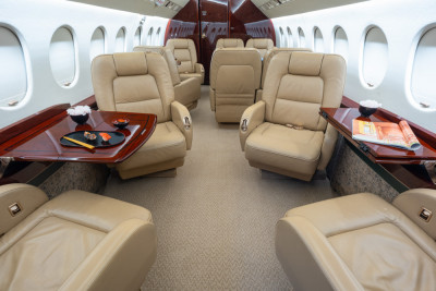 1999 Dassault Falcon 2000: Cabin Set Up For Leisure