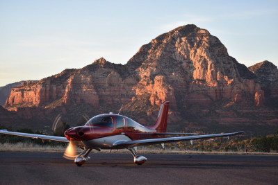 2017 Cirrus SR22T G6 GTS: 