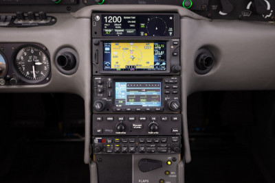 2004 Cirrus SR22: 