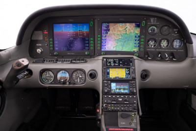 2004 Cirrus SR22: 