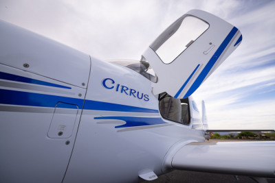 2004 Cirrus SR22: 