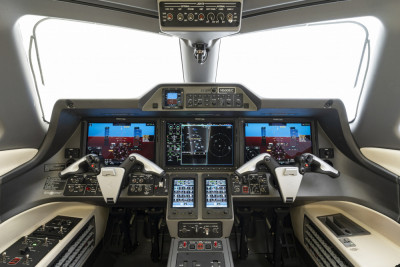 2014 Embraer Phenom 300: 