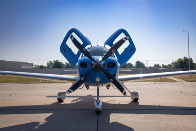 2023 Cirrus SR22T G6 GTS: 