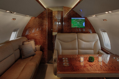 1990 Bombardier Challenger 601 - 3AER: 