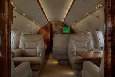 1990 Bombardier Challenger 601 - 3AER: 