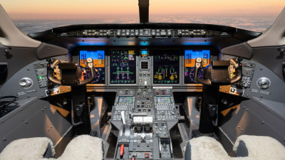 2013 Bombardier Challenger 300: Flight Deck Pro Line 21 Advanced Upgrade