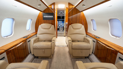 2013 Bombardier Challenger 300: Forward Cabin Forward View