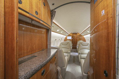 2008 Bombardier Challenger 300: 