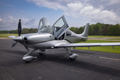 2016 Cirrus SR22 GTS: 