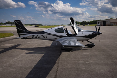 2023 Cirrus SR22T: 