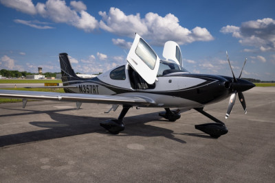 2023 Cirrus SR22T: 