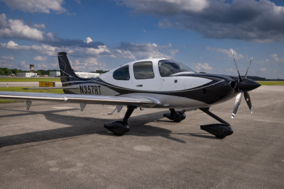 2023 Cirrus SR22T: 