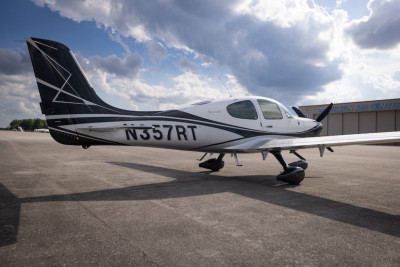 2023 Cirrus SR22T: 