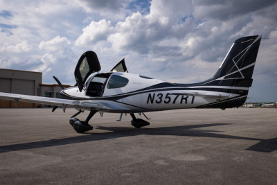 2023 Cirrus SR22T: 