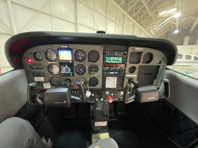 1985 Cessna 172: 