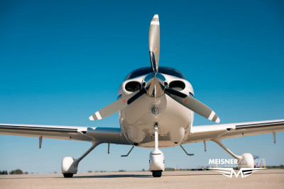 2003 Cirrus SR22: 