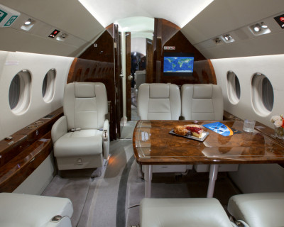 2009 Dassault Falcon 2000LX: 