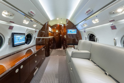 2010 Gulfstream G450: 