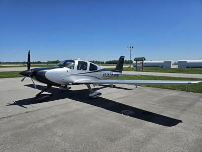 2015 Cirrus SR22 GTS: 